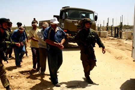 (IOF) arrests six Palestinians in West Bank