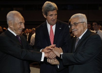 Kerry warns of last chance for Mideast peace