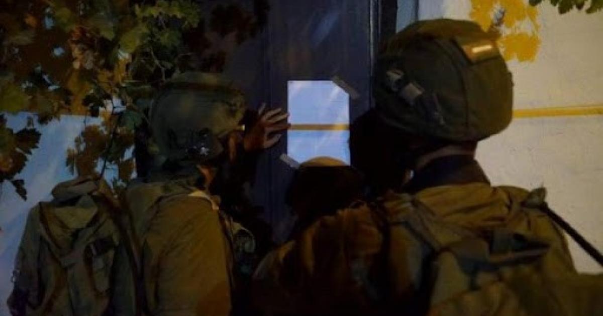 IOF notify to stop construction of Palestinian house