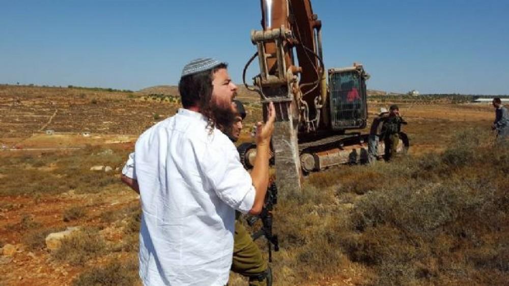 Israeli settlers attack Palestinian cars in Nablus
