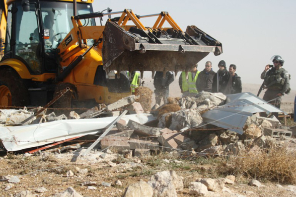 Israeli occupation demolishes restaurant, pottery workshop in Nablus, residencies in Hebron
