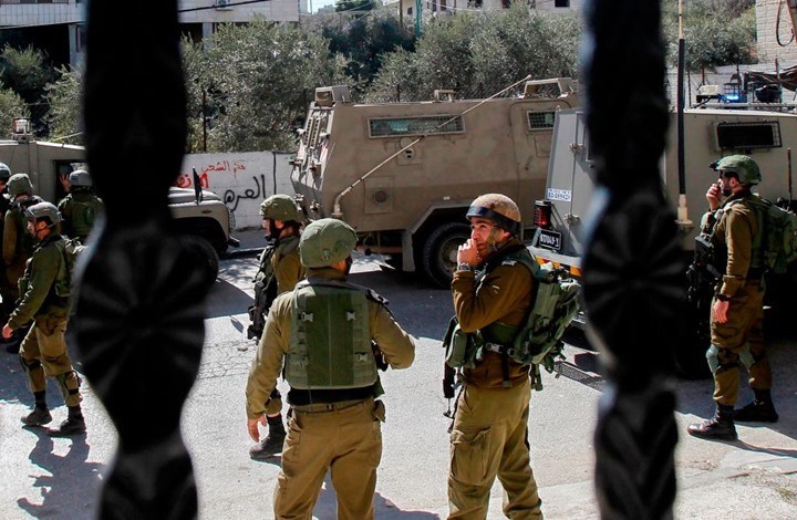 Israeli occupation detains 5 Palestinians in West Bank raid