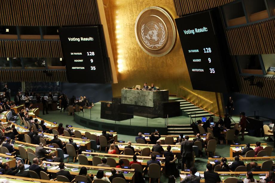 UN adopts resolutions inculpate changing the features of Jerusalem