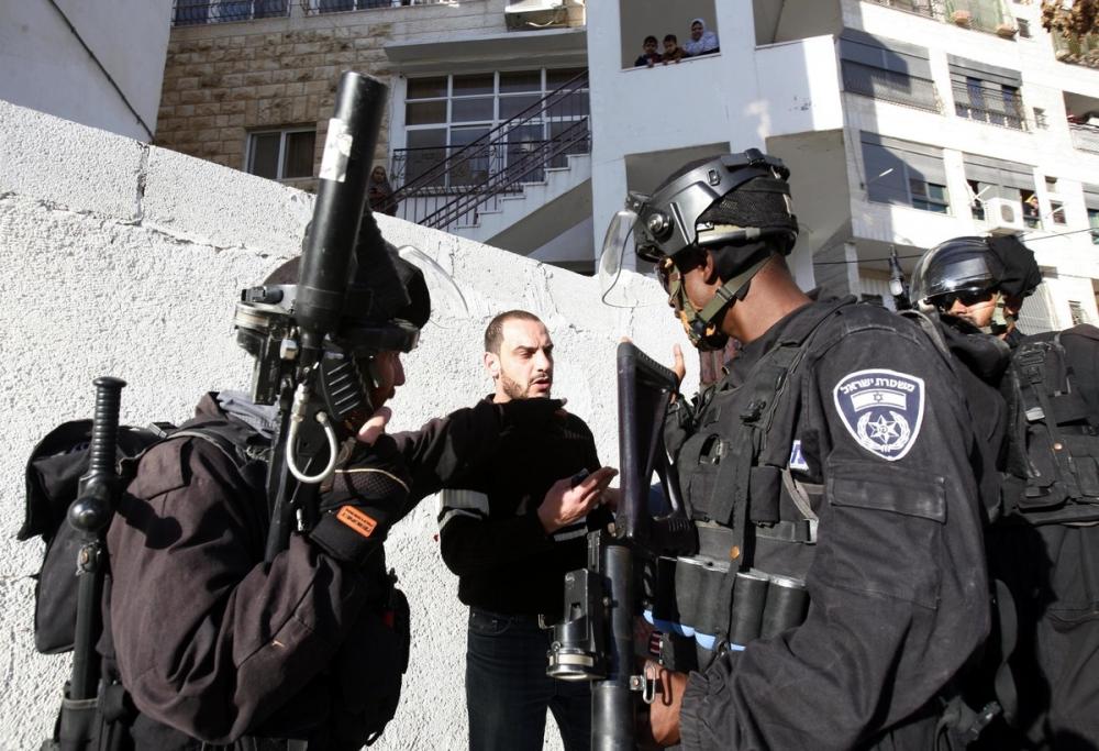 Israeli occupation detains 6 Palestinians in Hebron, Jerusalem