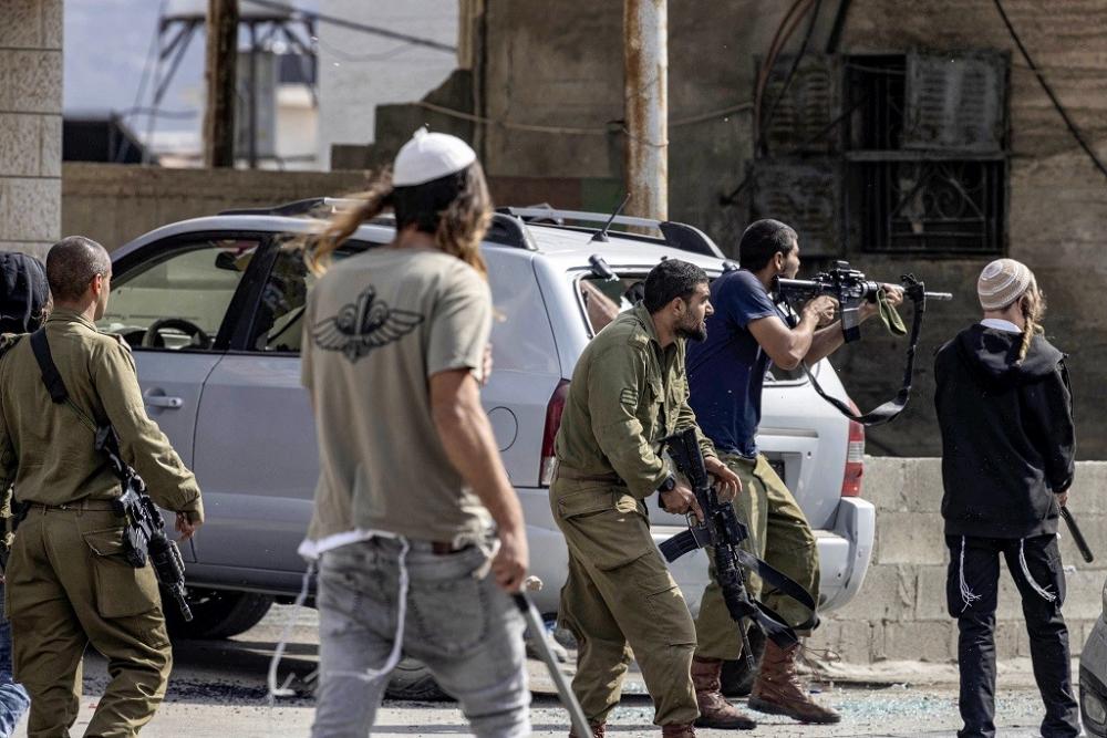 Israeli settlers attack Palestinian family in Ramallah